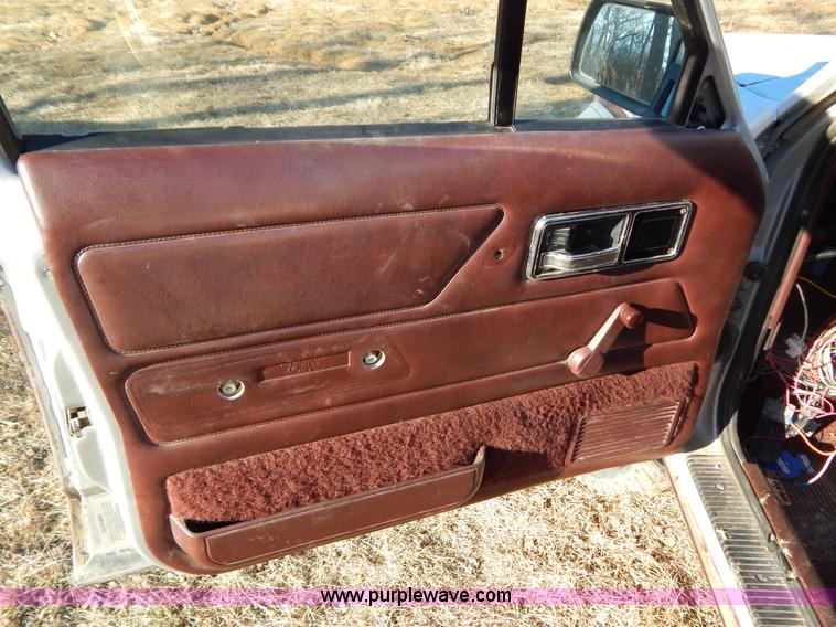 image for item I1231 1987 AMC Cherokee Pioneer SUV