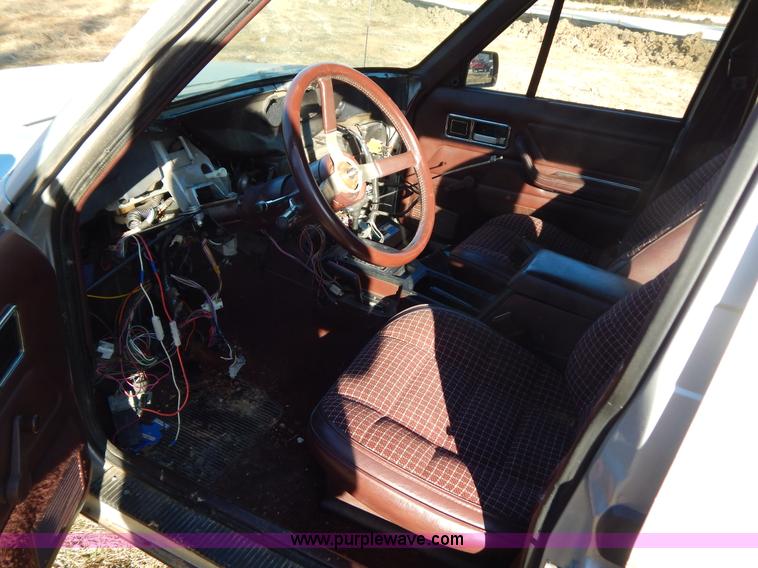 image for item I1231 1987 AMC Cherokee Pioneer SUV