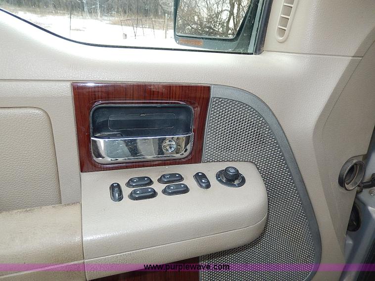 image for item I9410 2006 Ford F150 Lariat SuperCrew pickup truck