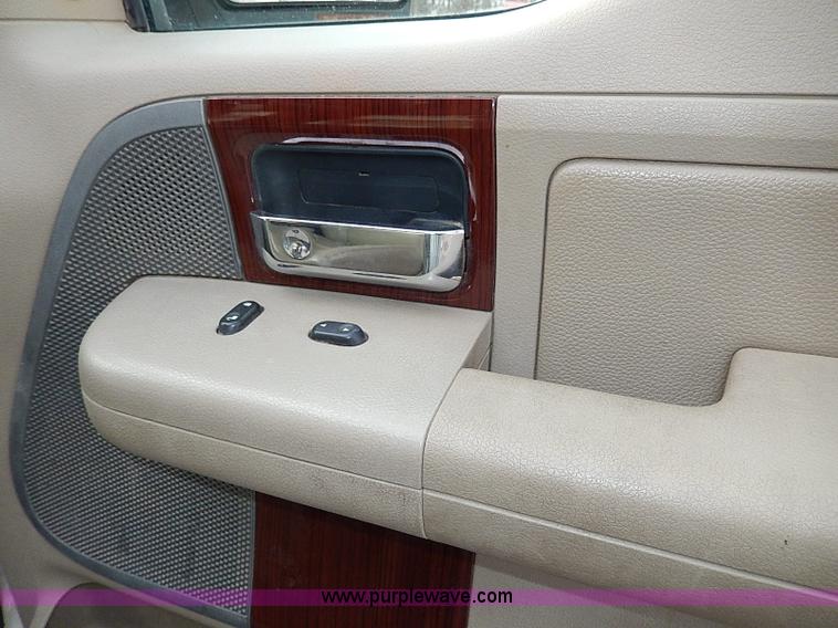 image for item I9410 2006 Ford F150 Lariat SuperCrew pickup truck