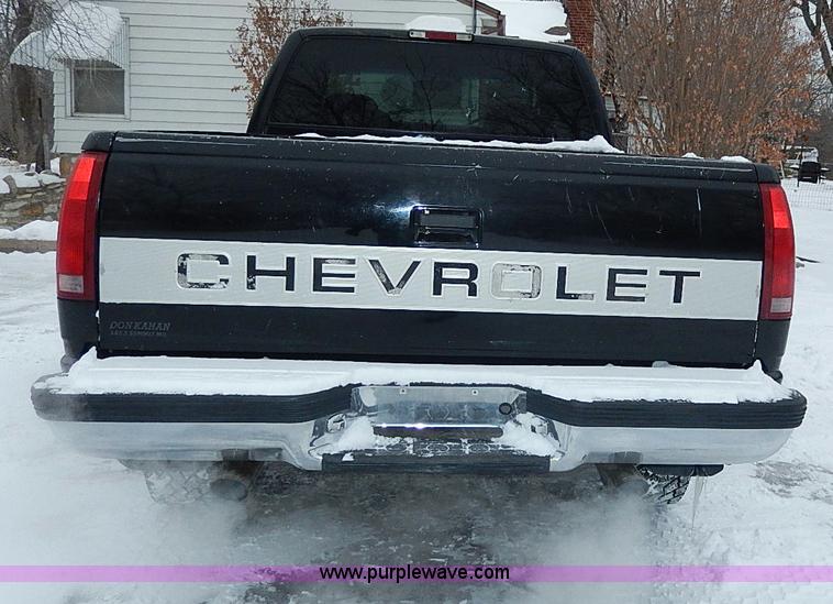 image for item I9416 1997 Chevrolet 1500 Z71 Ext. Cab pickup truck