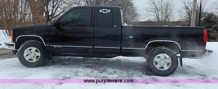 image for item I9416 1997 Chevrolet 1500 Z71 Ext. Cab pickup truck