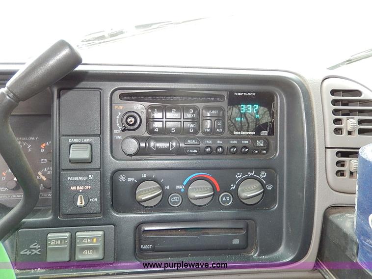 image for item I9416 1997 Chevrolet 1500 Z71 Ext. Cab pickup truck