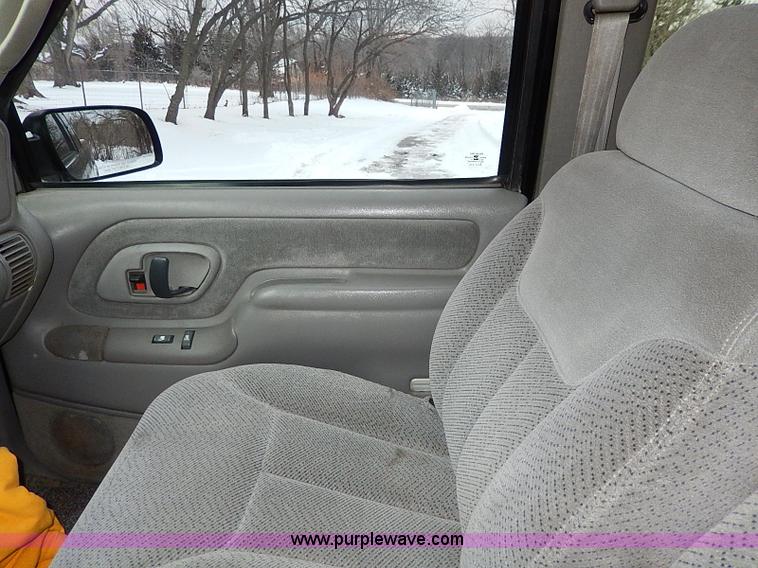 image for item I9416 1997 Chevrolet 1500 Z71 Ext. Cab pickup truck