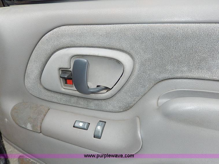 image for item I9416 1997 Chevrolet 1500 Z71 Ext. Cab pickup truck