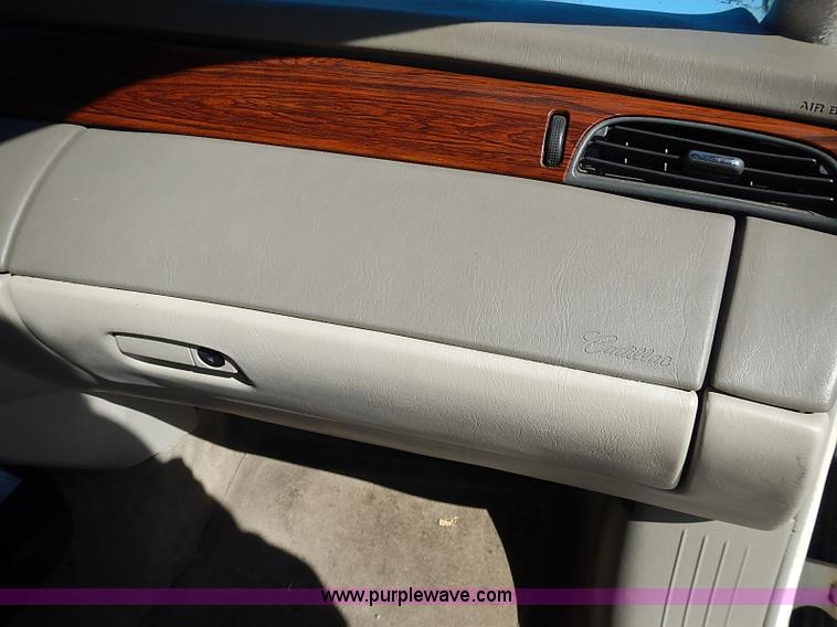 image for item I9421 2001 Cadillac DeVille