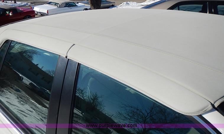 image for item I9421 2001 Cadillac DeVille