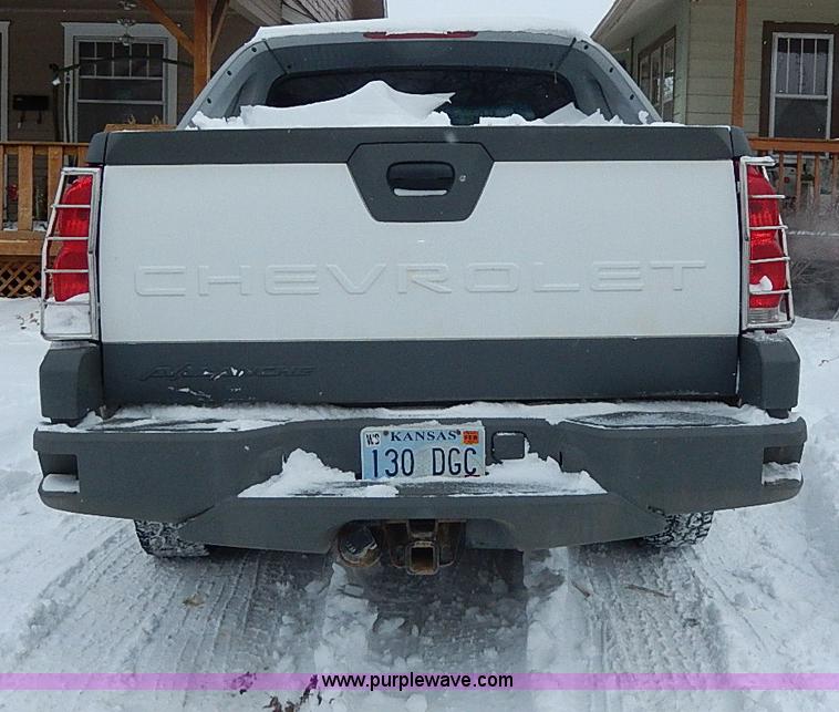 image for item I9431 2002 Chevrolet Avalanche 1500 Z71 pickup truck