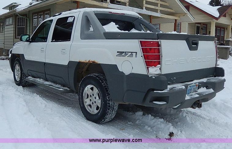 image for item I9431 2002 Chevrolet Avalanche 1500 Z71 pickup truck