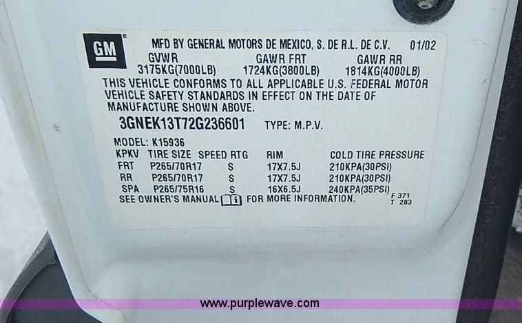 image for item I9431 2002 Chevrolet Avalanche 1500 Z71 pickup truck