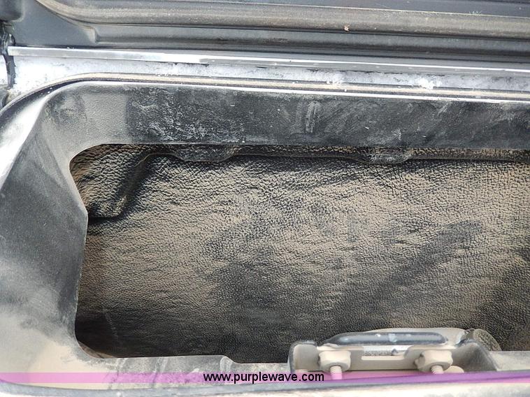 image for item I9431 2002 Chevrolet Avalanche 1500 Z71 pickup truck