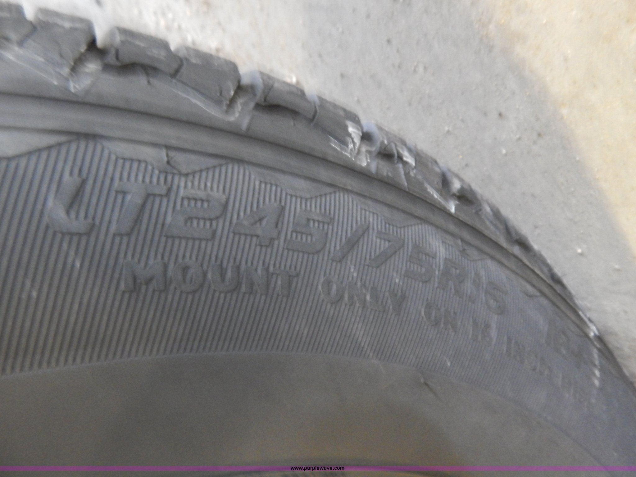 2005 Ford E350 Extended van in Sikeston, MO | Item I1199 sold | Purple Wave