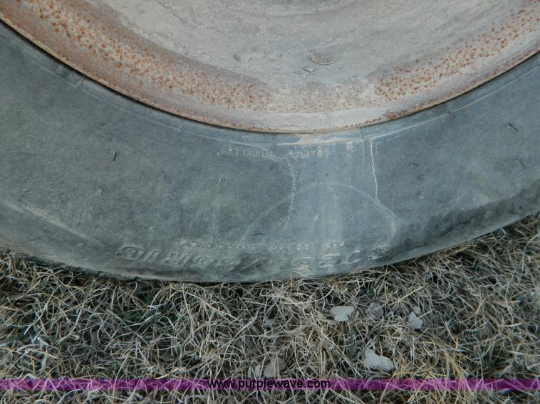 image for item AD9902 1988 Circle D gooseneck trailer