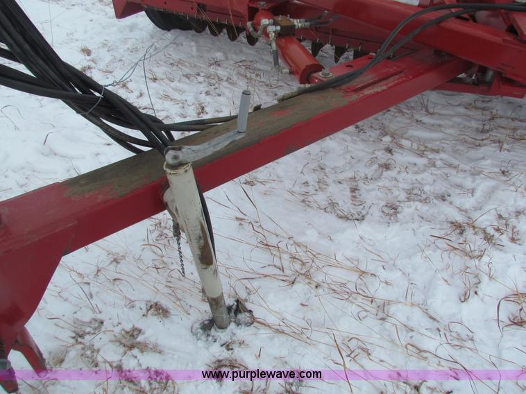 image for item AJ9460 (2) International Harvester 510DRHT drills