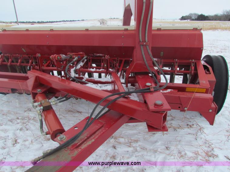 image for item AJ9460 (2) International Harvester 510DRHT drills