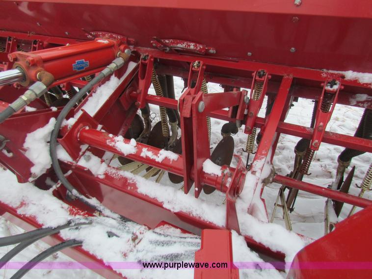 image for item AJ9460 (2) International Harvester 510DRHT drills