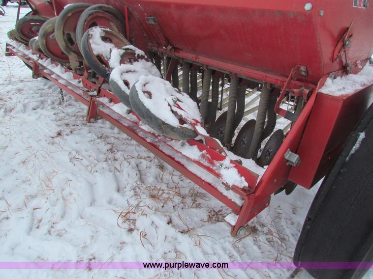 image for item AJ9460 (2) International Harvester 510DRHT drills
