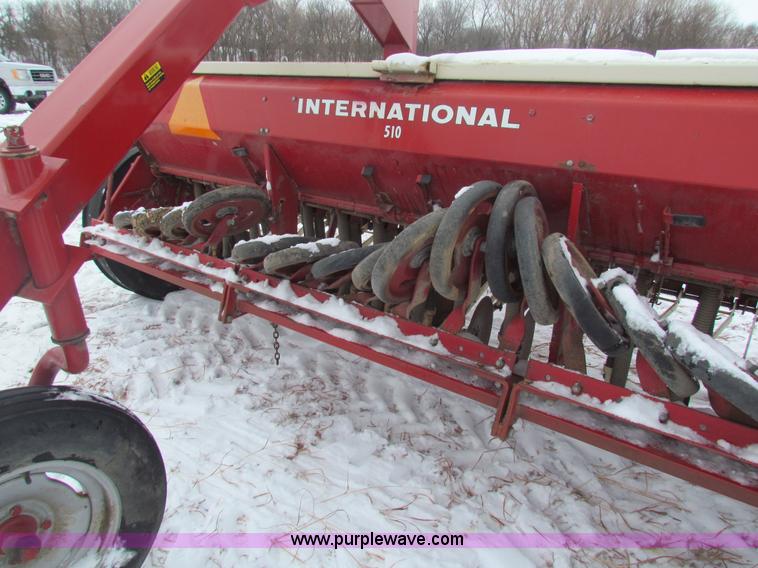 image for item AJ9460 (2) International Harvester 510DRHT drills
