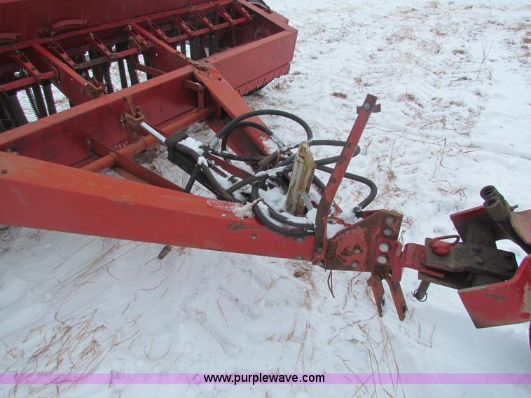 image for item AJ9460 (2) International Harvester 510DRHT drills