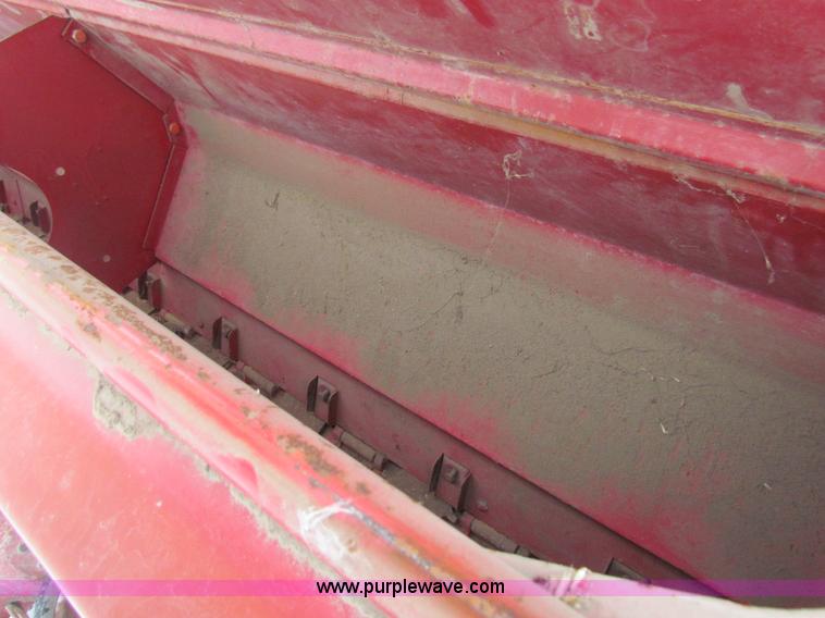 image for item AJ9460 (2) International Harvester 510DRHT drills