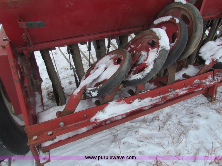 image for item AJ9460 (2) International Harvester 510DRHT drills