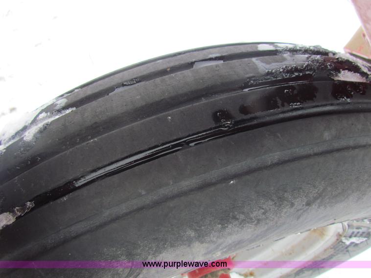 image for item AJ9460 (2) International Harvester 510DRHT drills