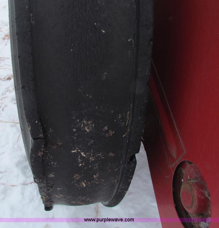 image for item AJ9460 (2) International Harvester 510DRHT drills