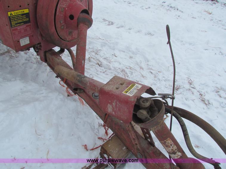 image for item AJ9461 International 430 square baler and Farmhand accumulator