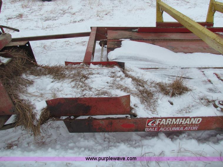 image for item AJ9461 International 430 square baler and Farmhand accumulator