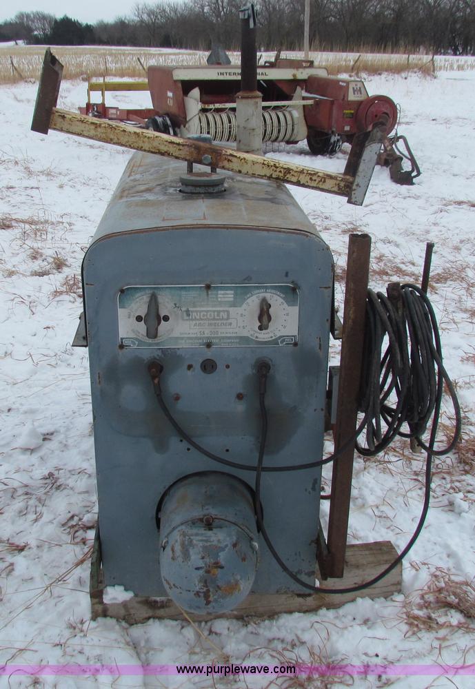 image for item AJ9462 Lincoln SA-200-I-163 arc welder