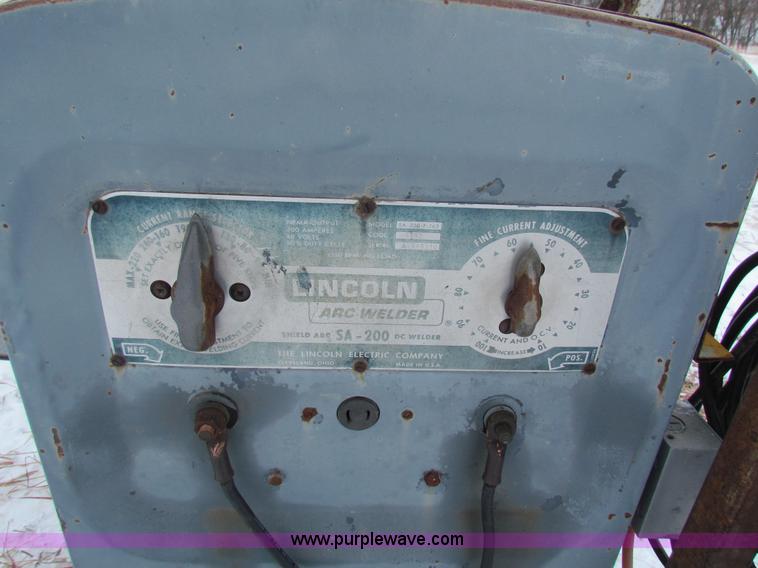 image for item AJ9462 Lincoln SA-200-I-163 arc welder
