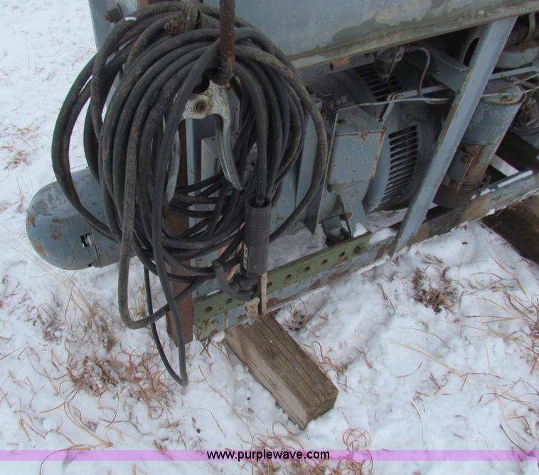 image for item AJ9462 Lincoln SA-200-I-163 arc welder