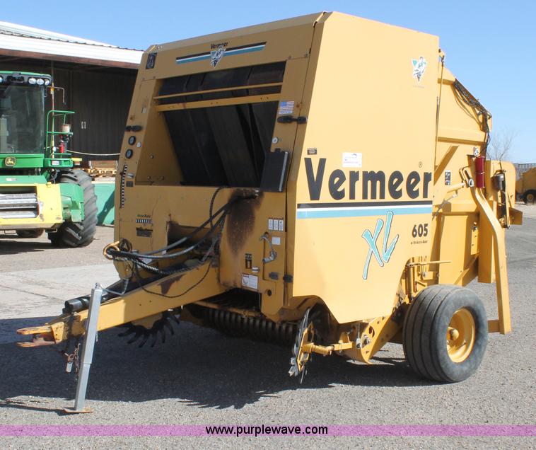image for item C3735 Vermeer 605 XL round baler