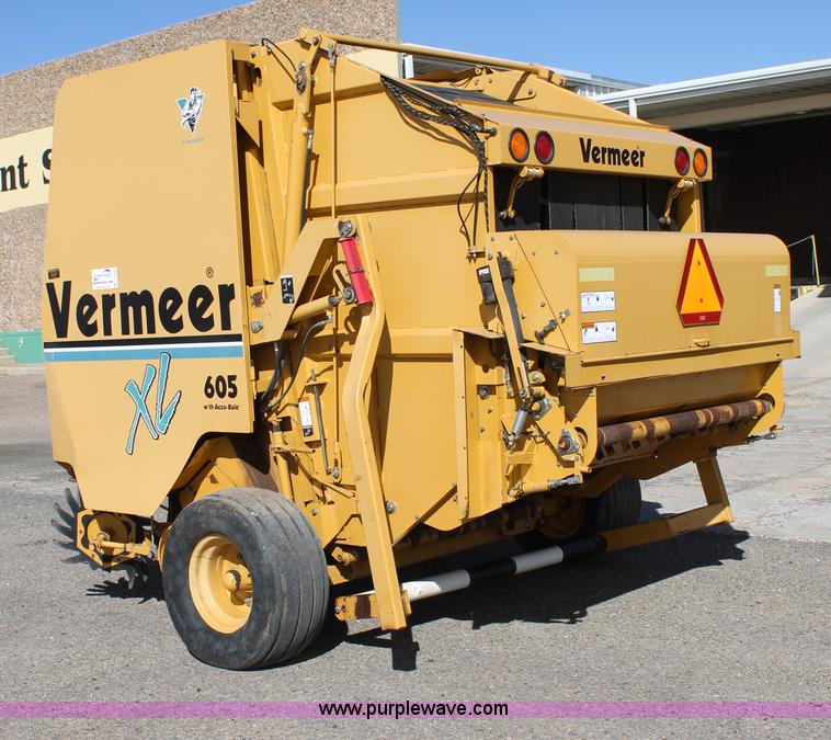 image for item C3735 Vermeer 605 XL round baler