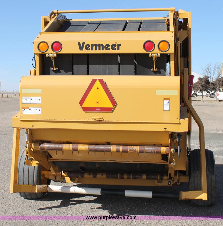 image for item C3735 Vermeer 605 XL round baler