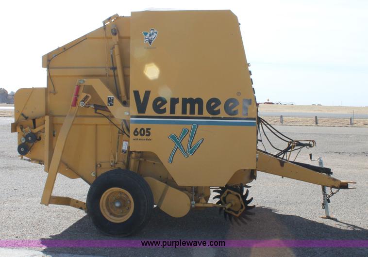 image for item C3735 Vermeer 605 XL round baler