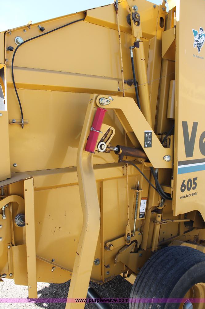 image for item C3735 Vermeer 605 XL round baler