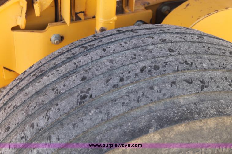 image for item C3735 Vermeer 605 XL round baler