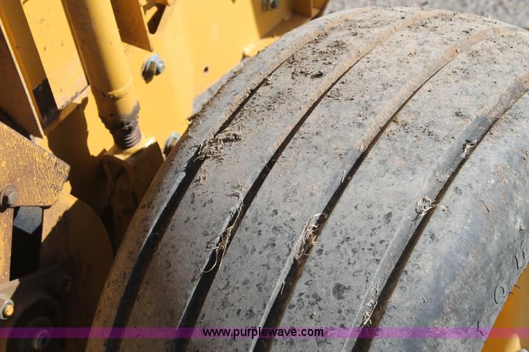 image for item C3735 Vermeer 605 XL round baler