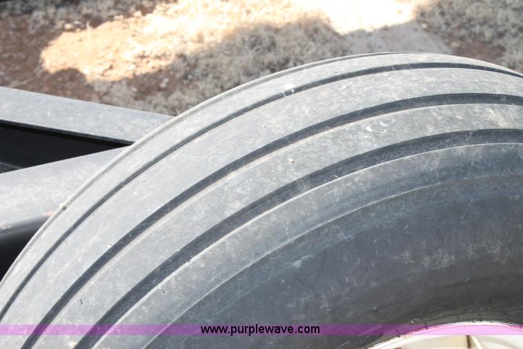 image for item C3736 1998 Mac Don 1000 bale mover