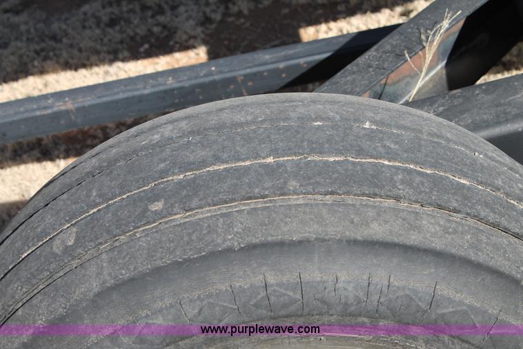 image for item C3736 1998 Mac Don 1000 bale mover