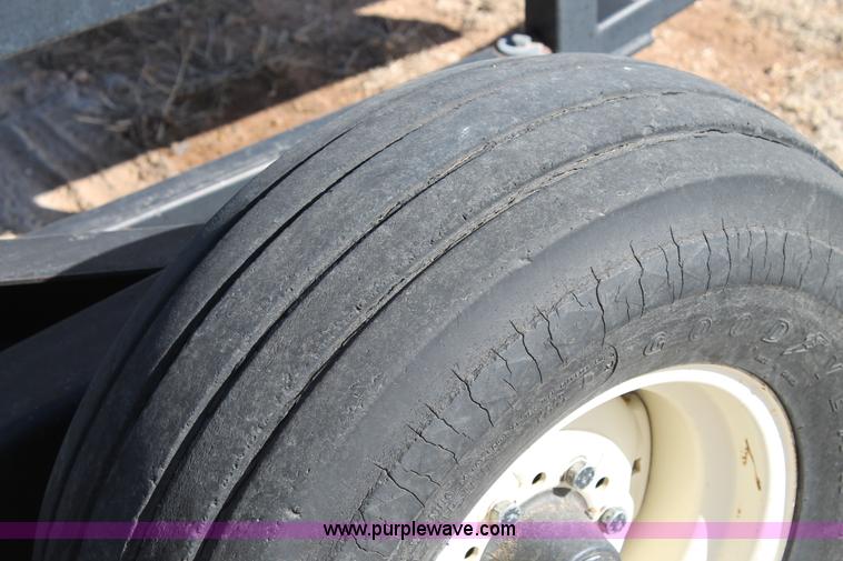 image for item C3736 1998 Mac Don 1000 bale mover