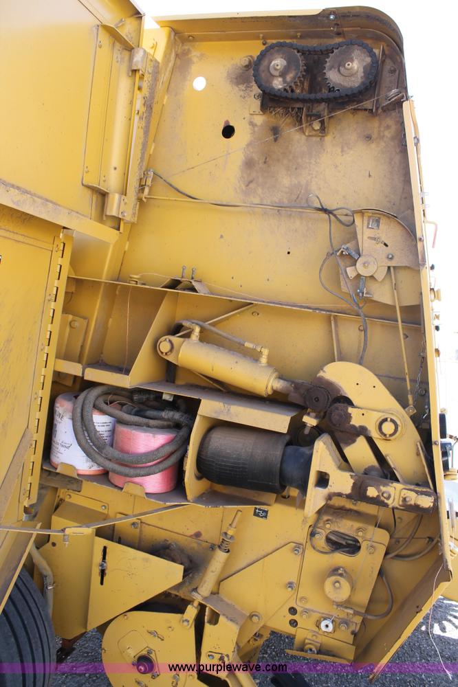 image for item C3737 Vermeer 605K round baler