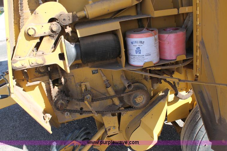 image for item C3737 Vermeer 605K round baler