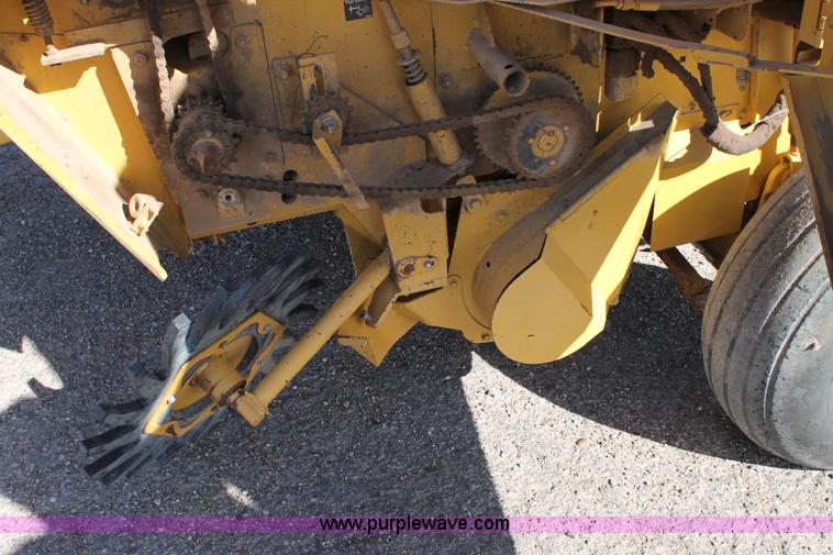 image for item C3737 Vermeer 605K round baler