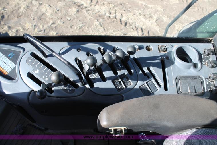 image for item C3742 2001 Caterpillar Challenger 85E tractor