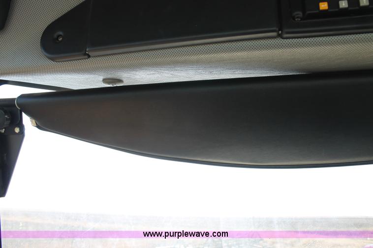 image for item C3742 2001 Caterpillar Challenger 85E tractor