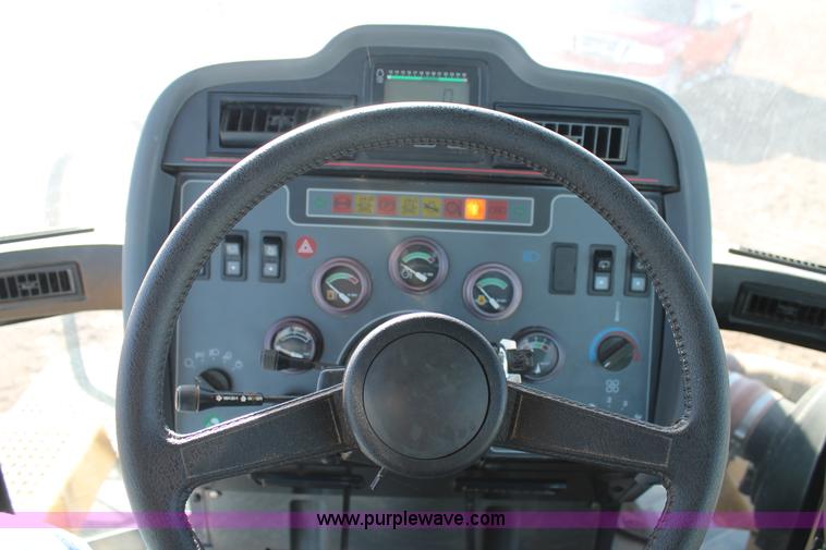 image for item C3742 2001 Caterpillar Challenger 85E tractor