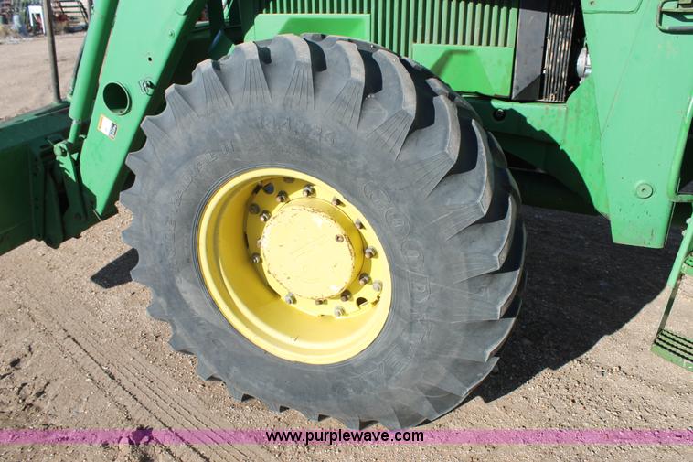 image for item C3749 1992 John Deere 4560 MFWD tractor