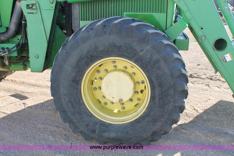 image for item C3749 1992 John Deere 4560 MFWD tractor